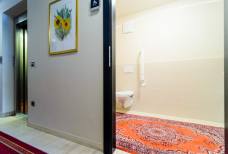 Bagno accessibile nel primo piano