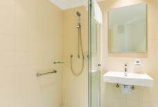 Bagno con doccia