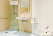 Bagno con doccia