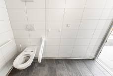 Camping Steiner: Servizi sanitari 2 - Bagno con doccia accessibile per ospiti con disabilità