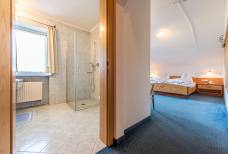 Bad Zimmer 218