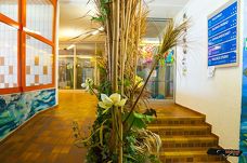 Sportwell Malles - Rampe Zugangsweg zum Hallenbad