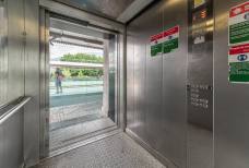 Stazione di Brunico - Ascensore binario 1