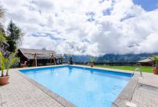 Piscina e giardino