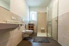 Haus Hohenrain - Badezimmer Apartment