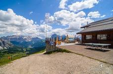 Cabinovia Ortisei - Furnes - Seceda: Rampa di accesso alla terrazza panoramica