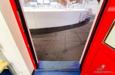 Iceforum Latsch - Stufe vom Umkleidebereich zum Eislaufplatz