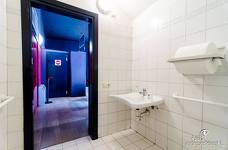 Odeon Kino Bruneck - Barrierefreie Toilette im Erdgeschoss