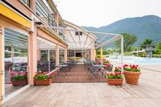 Bozner Freibad Lido: Bar und Terrasse