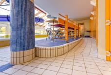 Hallenbad Bozen - Treppe