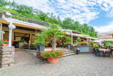 Zufahrtsrampe zum Restaurant Lago di Monticolo