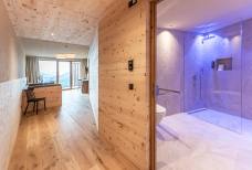 Tratterhof - Mountain Sky Hotel - Badezimmer Family suite Monte Pinus