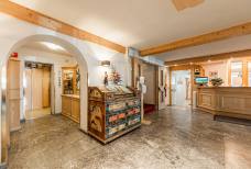 Bar Konditorei Eisdiele Teresa - Aufzug