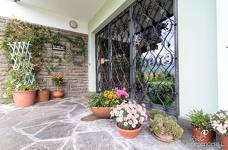 Garni Appartement Gartenheim - Zugangsweg Haupteingang
