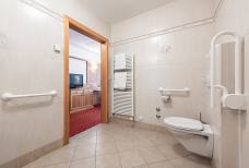 Hotel Maria Theresia: Bagno della camera 110