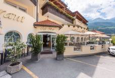 Hotel Maria Theresia: Bar e terrazza